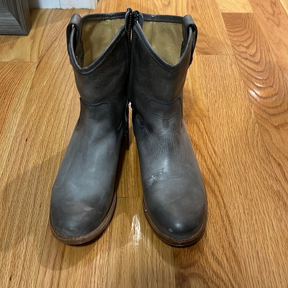 Grey Frye boots. Size 8. Some signs of wear but meant to look rugged.